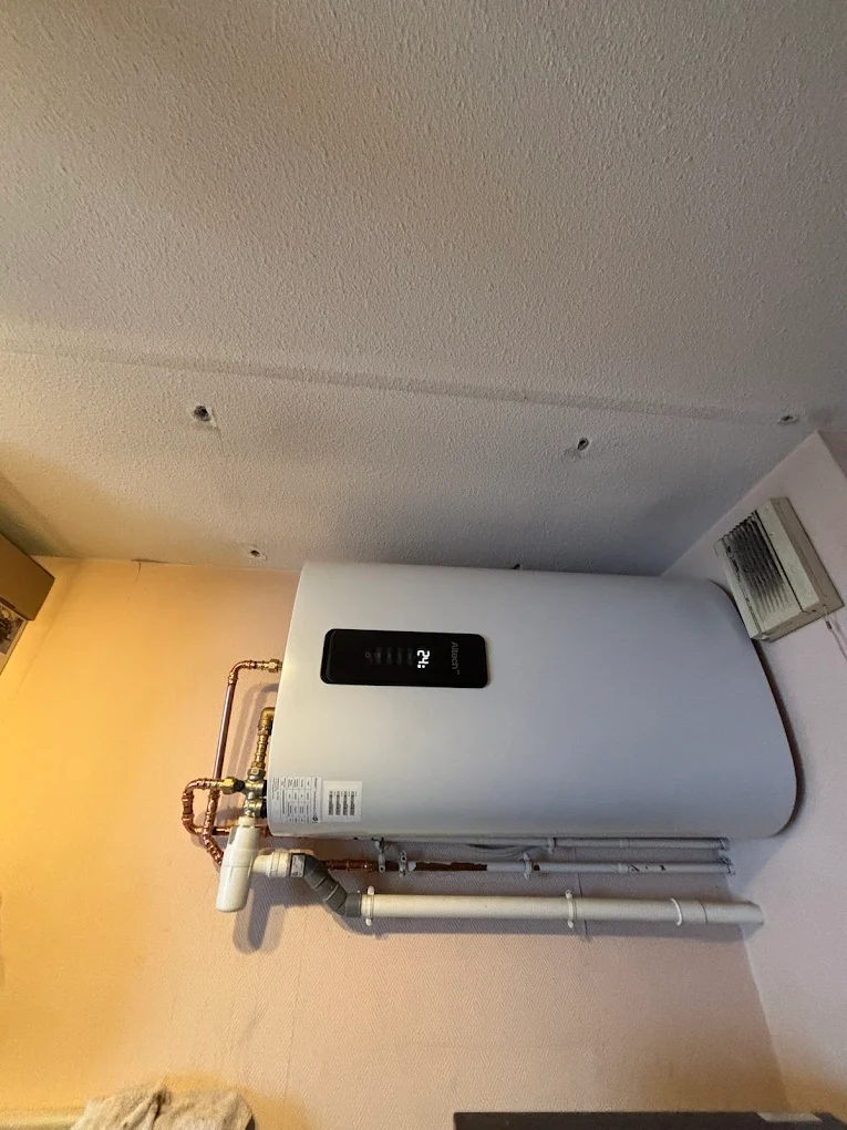 Installation chauffe-eau électrique Pessac — SPServices33 plombier remplacement cumulus Gironde