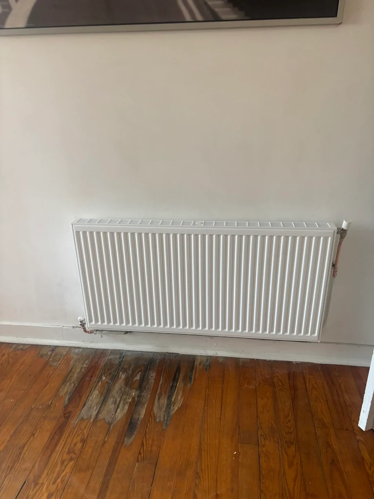 Installation radiateur tuyauterie cuivre Pessac — SPServices33 plombier chauffage Gironde