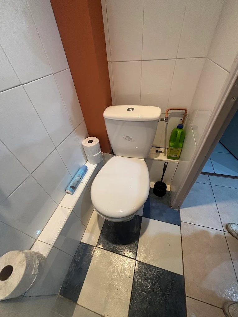 Installation WC plombier Pessac — SPServices33 débouchage remplacement WC Gironde